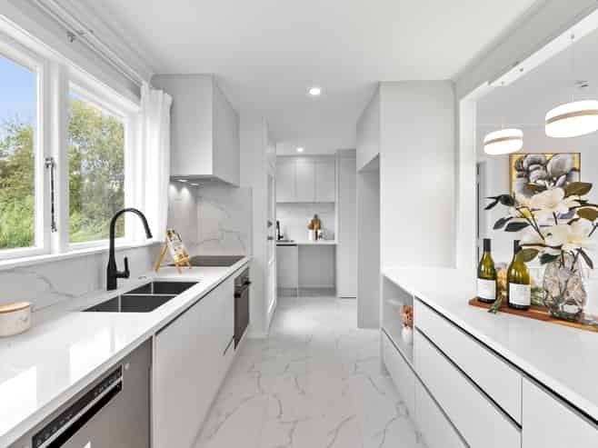 42 Williams Crescent, Otara