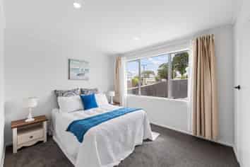 42 Williams Crescent, Otara