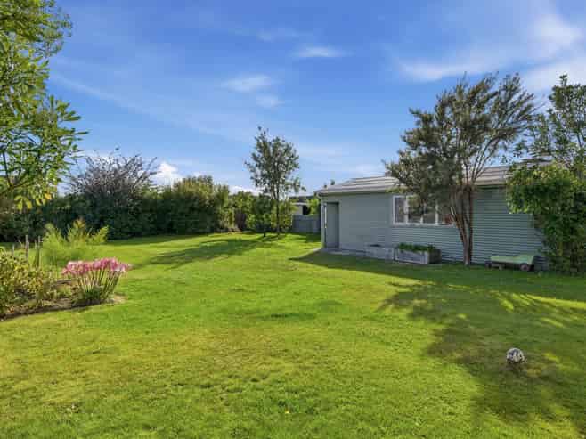 64 New Renwick Road, Burleigh