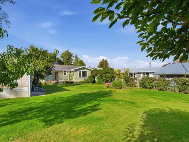 64 New Renwick Road, Burleigh