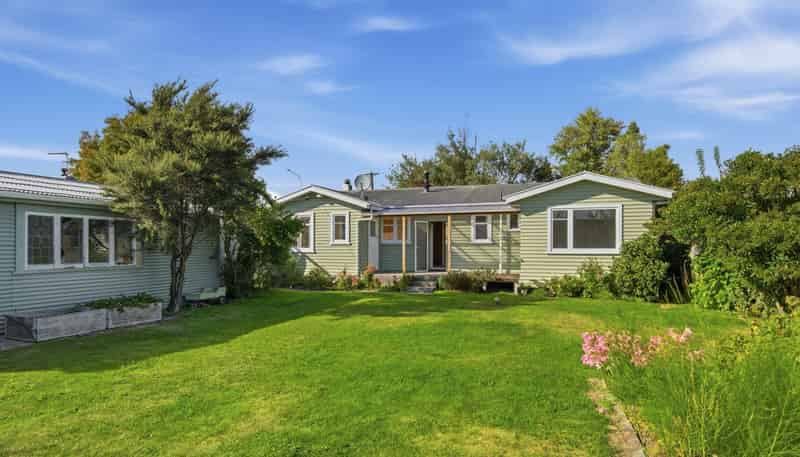 64 New Renwick Road, Burleigh