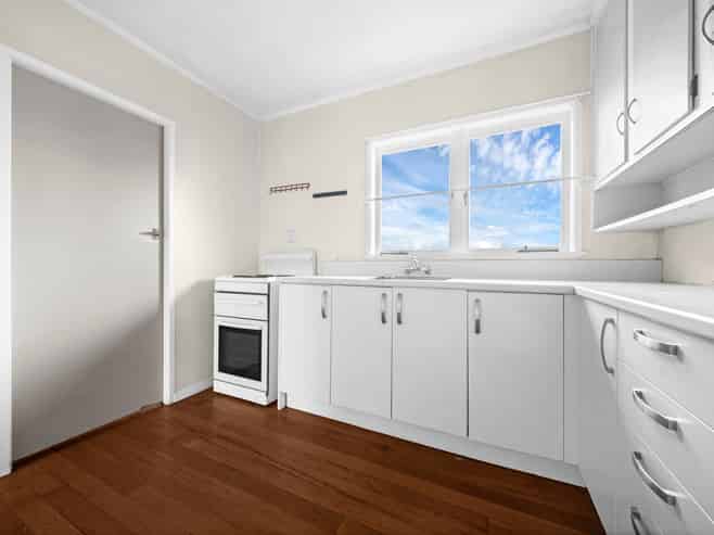 2/62 Great South Road, Papakura