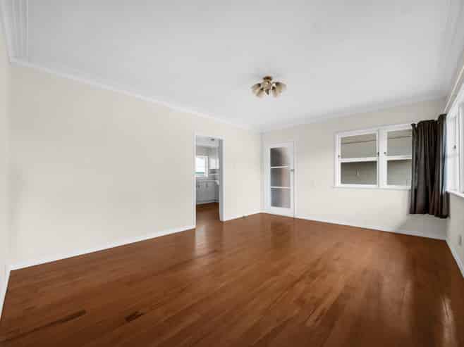 2/62 Great South Road, Papakura