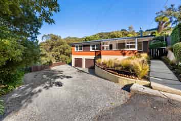 8 & 10 Gannet Lane, Saint Leonards