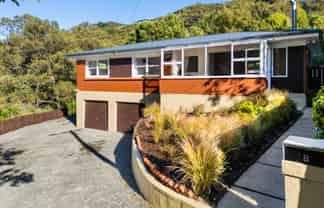 8 & 10 Gannet Lane, Saint Leonards