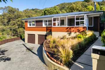 8 & 10 Gannet Lane, Saint Leonards