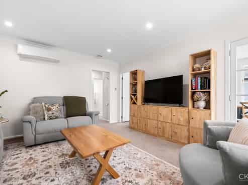 1/1 Saulbrey Grove, Woburn