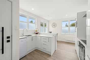 1/1 Saulbrey Grove, Woburn