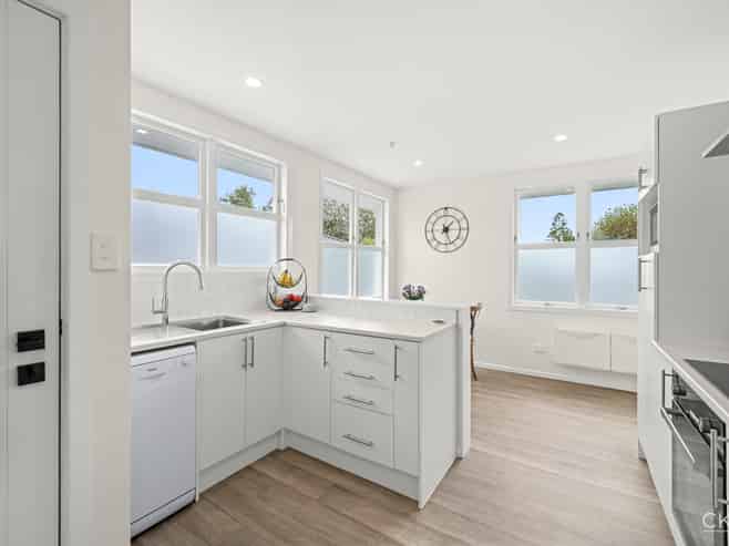 1/1 Saulbrey Grove, Woburn