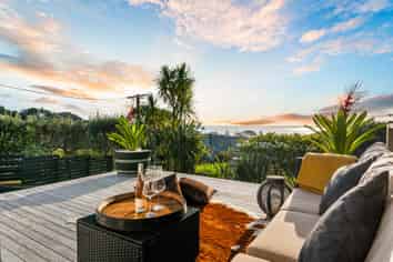 14 Domain Crescent, Muriwai