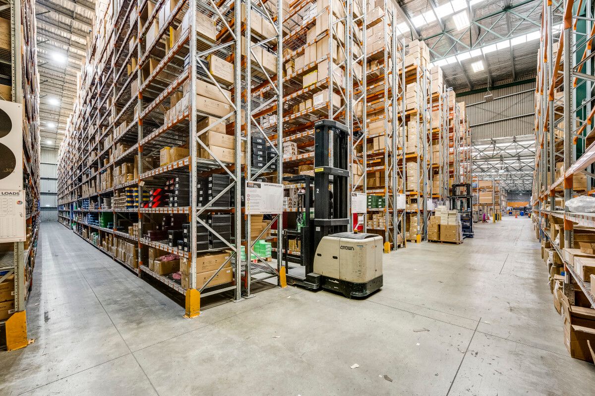 Whakatu Warehouse For Lease - Més