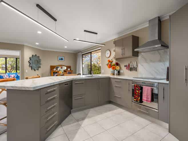 12 Chesterton Drive, Cambridge