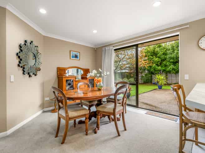 12 Chesterton Drive, Cambridge