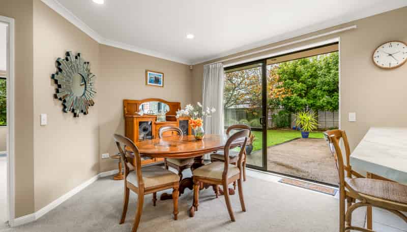 12 Chesterton Drive, Cambridge