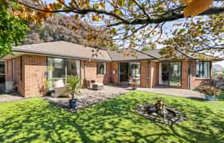 12 Chesterton Drive, Cambridge