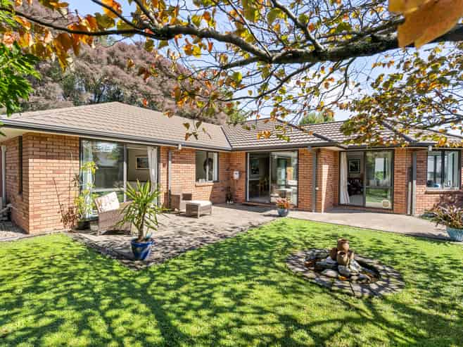 12 Chesterton Drive, Cambridge