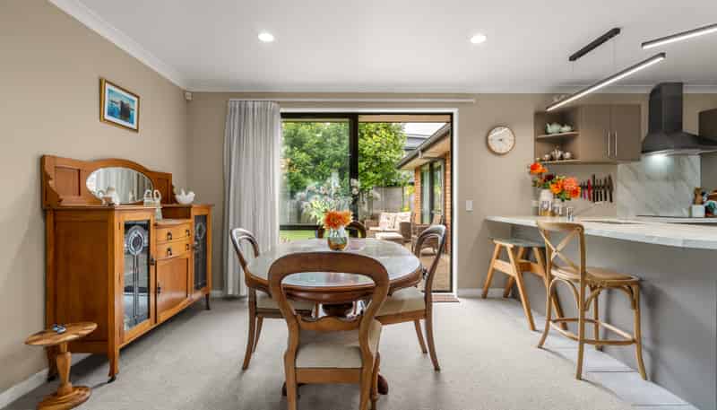 12 Chesterton Drive, Cambridge