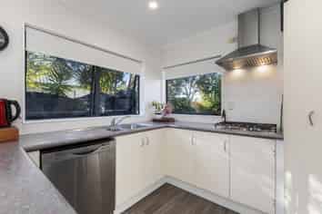 19 Katerini Grove, Papamoa