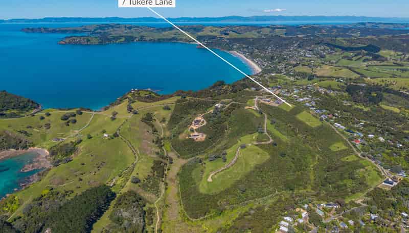 7 Tukere Lane, Onetangi