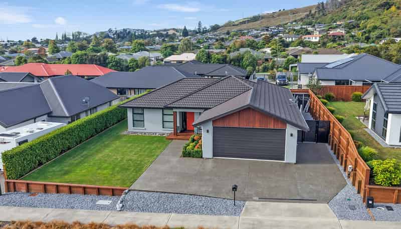 15 Piwakawaka Drive, Stoke