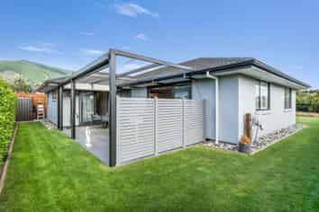 15 Piwakawaka Drive, Stoke