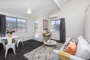 22B Akron Grove, Totara Park