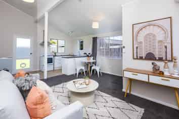 22B Akron Grove, Totara Park