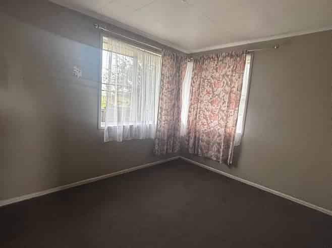 142 Preston Road, Otara