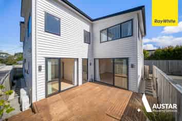 37 Stottholm Road, Titirangi