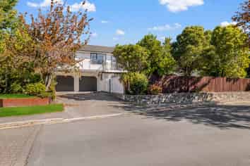 64 Karnak Crescent, Russley