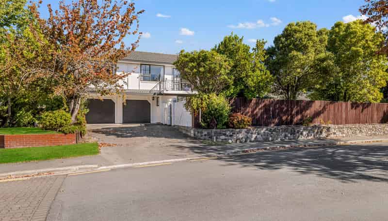 64 Karnak Crescent, Russley