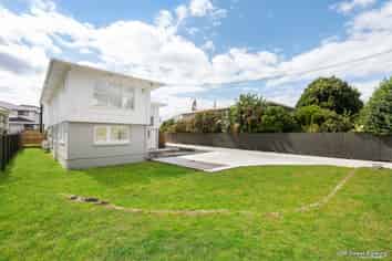 53 Taikata Road, Te Atatu Peninsula