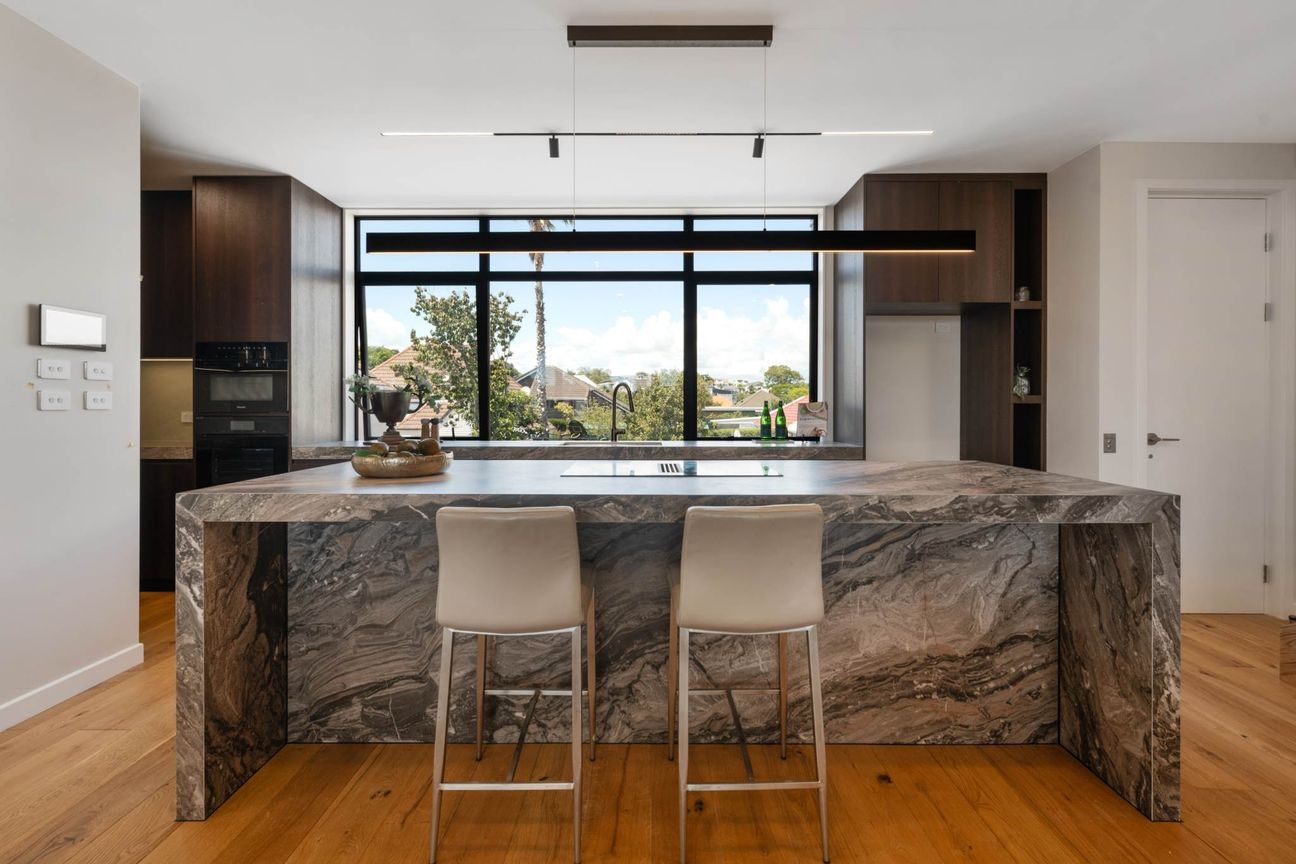 Lucky Last – Contemporary Bays Living – pohled 2