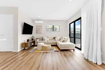 7/10 Newington Road, Henderson