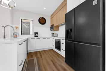 7/10 Newington Road, Henderson