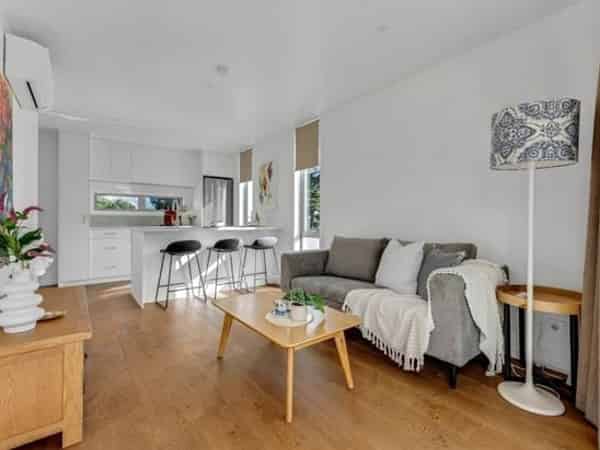 61 Helen Jenepher Lane, Mount Wellington