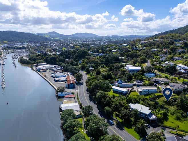 41B Riverside Drive, Riverside