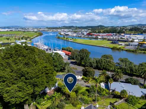 41B Riverside Drive, Riverside