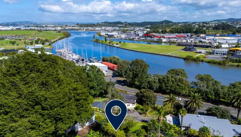 41B Riverside Drive, Riverside