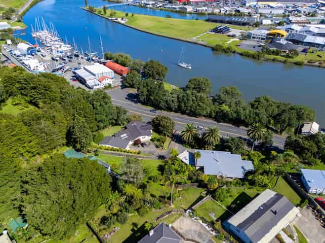 41B Riverside Drive, Riverside