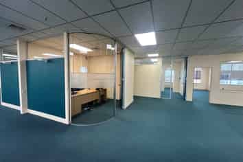 Close to Manukau Courts & Mall – 747sqm