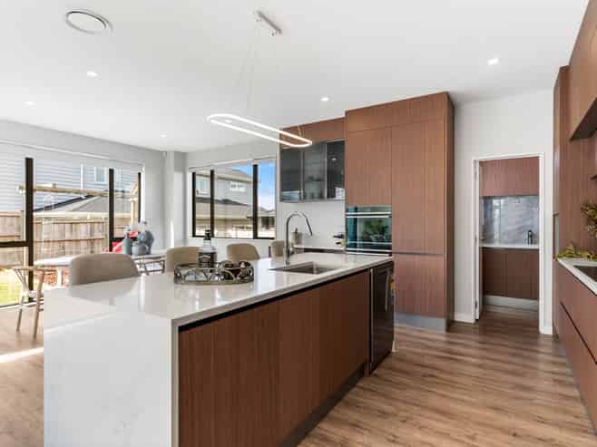 28 Longshore Drive, Long Bay