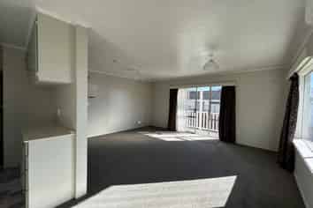 2/225 Annesbrook Drive, Wakatu