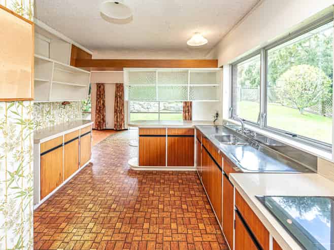 96 Great North Road, Saint Johns Hill