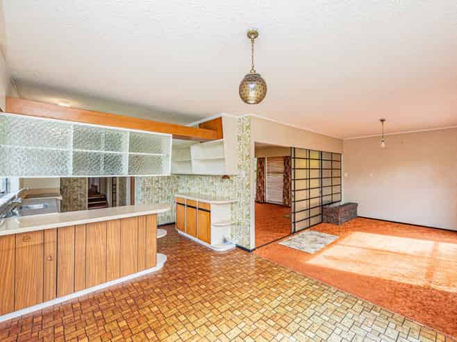 96 Great North Road, Saint Johns Hill