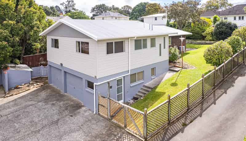 96 Great North Road, Saint Johns Hill