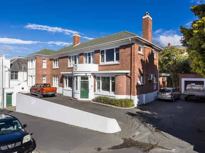 Ground Floor North Dunedin Space With Parking