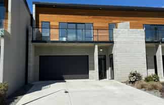 7 Le Mans Grove, Cromwell