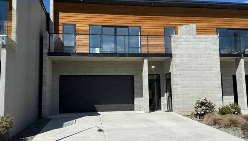 7 Le Mans Grove, Cromwell