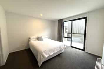 7 Le Mans Grove, Cromwell